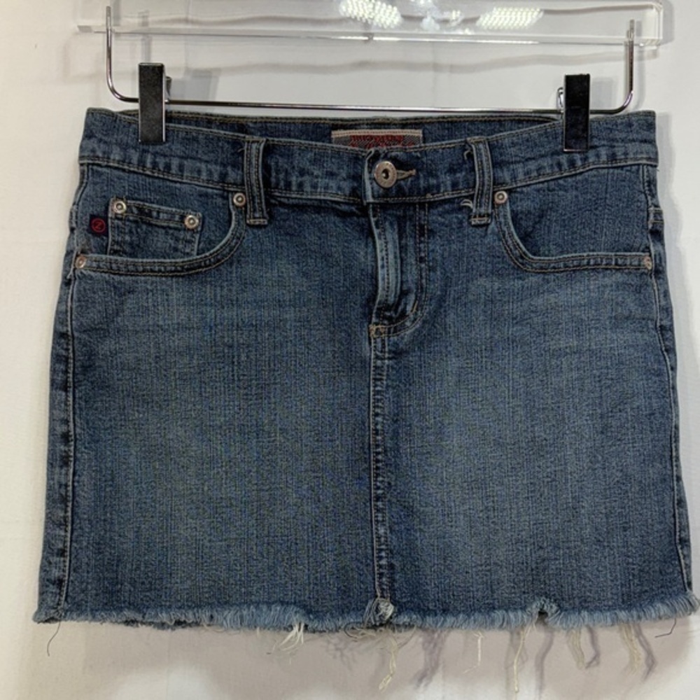 💆🏻♀️Z. Cavaricci Distressed Denim Mini Skirt